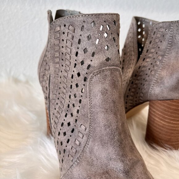 Carlos Santana "Libbie" Peep Toe Block Heel Botties Zip Back 7.5 - Picture 10 of 10